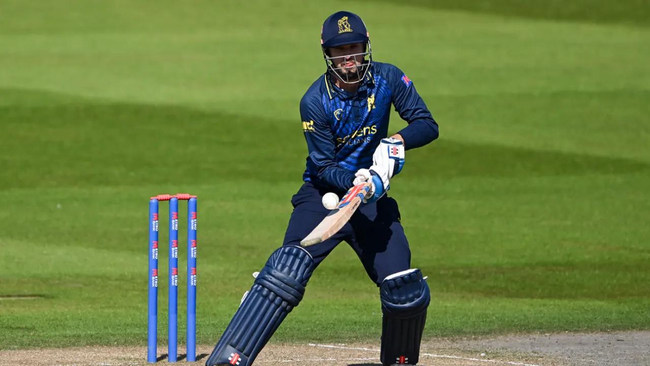 Warwickshire's Victory in Bristol Secured by Ed Barnard's Stellar Performance.