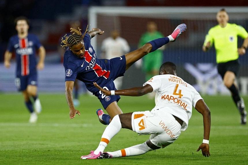 Barcola's brace propels PSG to a dominant 6-0 victory over Montpellier