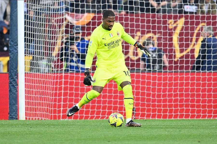 AC Milan goalkeeper Maignan angered France teammates: Only TWO Italians could make the cut for our team!