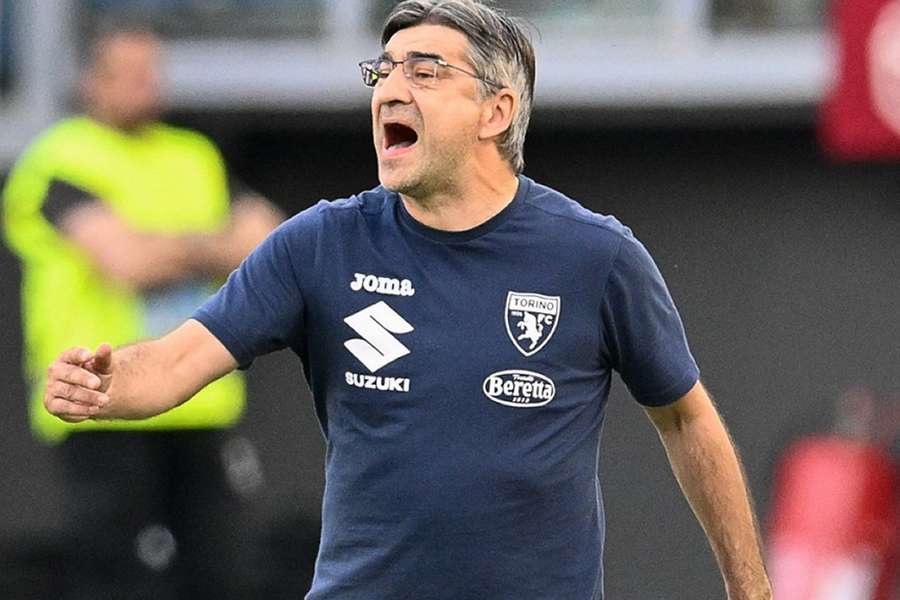 Roma coach Juric credits players for De Rossi's success in new role