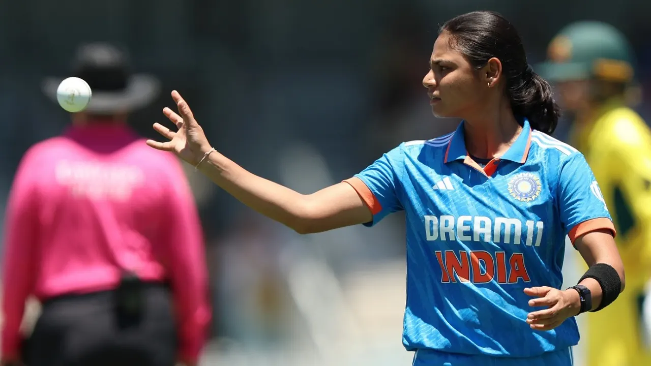 West Indies bowl first as India give Saima Thakor T20I debut